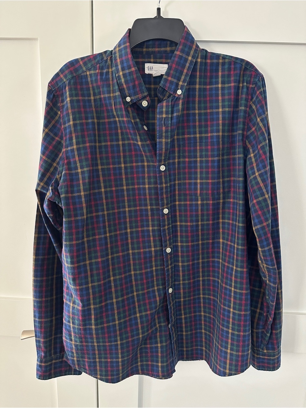 GAP Men's Button-Down Plaid Shirt in Navy